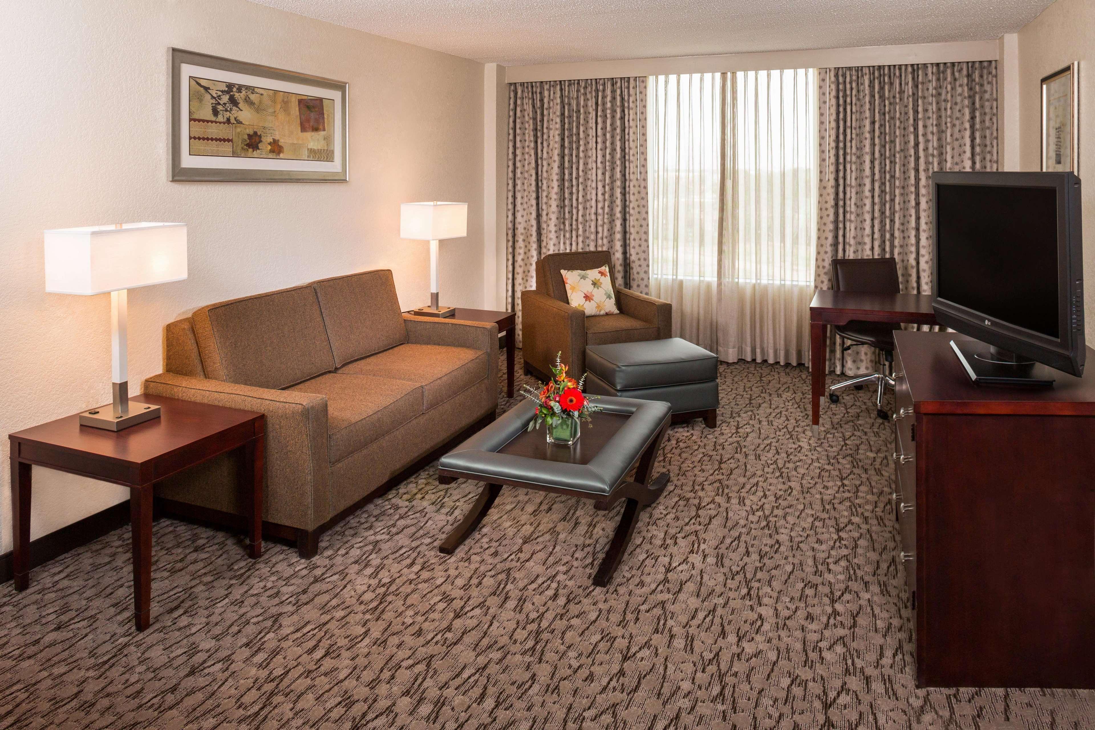 Hotel Doubletree By Hilton Lafayette Exterior foto